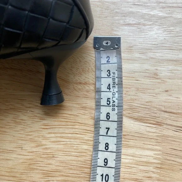 UGG AUSTRALIA Anaya Black Plaited Leather Pointed Toe Kitten Heels Pumps Sz AU 9 - Picture 11 of 13